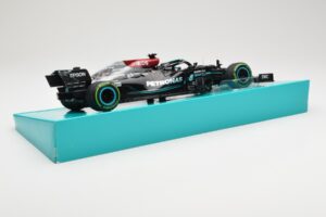 Mercedes AMG Petronas W12 E Performance #44 L. Hamilton Russian GP 2021 Minichamps 1:18 113211544 Pressofusione — immagine 3 di 6