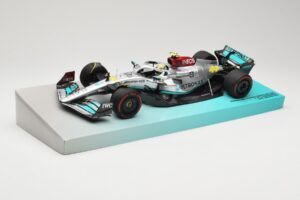 Mercedes AMG Petronas W13 E Performance #44 L. Hamilton 2022 Minichamps 1:18 113220044 Pressofusione — immagine 2 di 6