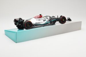 Mercedes AMG Petronas W13 E Performance #44 L. Hamilton 2022 Minichamps 1:18 113220044 Pressofusione — immagine 3 di 6
