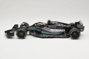 Mercedes AMG Petronas W14 E Performance #44 L. Hamilton Bahrain GP 2023 Minichamps 1:18 110230144 Pressofusione — immagine 3 di 6