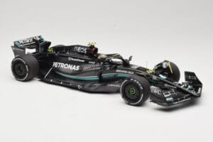 Mercedes AMG Petronas W14 E Performance #44 L. Hamilton Bahrain GP 2023 Minichamps 1:18 110230144 Pressofusione — immagine 4 di 6