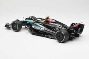 Mercedes AMG Petronas W15 E Performance #44 L. Hamilton 2024 Minichamps 1:18 110240144 Pressofusione — immagine 3 di 6