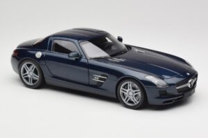 Mercedes SLS AMG C197 Blue Metallic Minichamps 1:18 180039021 Pressofusione — immagine 6 di 8