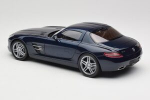 Mercedes SLS AMG C197 Blue Metallic Minichamps 1:18 180039021 Pressofusione — immagine 7 di 8