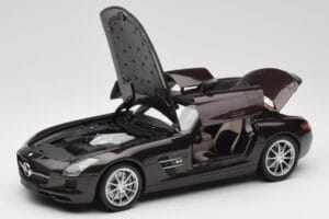 Mercedes AMG SLS C197 Brown Metallic Minichamps 1:18 100039028 Pressofusione — immagine 2 di 8