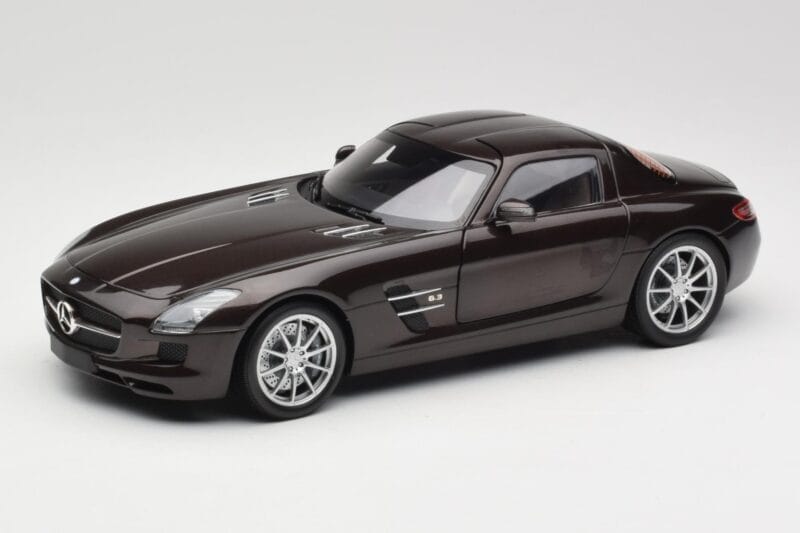 Mercedes AMG SLS C197 Brown Metallic Minichamps 1:18 100039028 Pressofusione