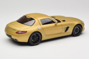 Mercedes AMG SLS C197 Oro Minichamps 1:18 100039024 Pressofusione — immagine 3 di 8