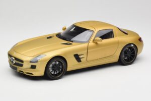 Mercedes AMG SLS C197 Oro Minichamps 1:18 100039024 Pressofusione