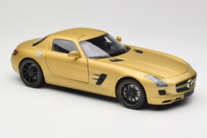 Mercedes AMG SLS C197 Oro Minichamps 1:18 100039024 Pressofusione — immagine 6 di 8
