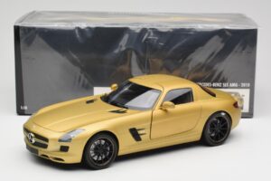 Mercedes AMG SLS C197 Oro Minichamps 1:18 100039024 Pressofusione — immagine 8 di 8