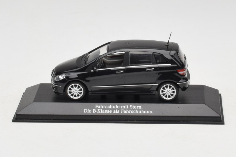 Mercedes B-Class W245 Scuola Guida Nero Minichamps 1:43 MB005 Pressofusione