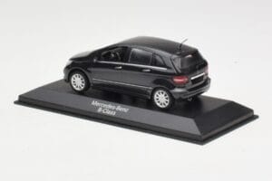 Mercedes B-Class W245 Cosmos Black Minichamps 1:43 B66962218 Pressofusione — immagine 3 di 4