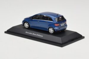 Mercedes B-Class W245 Lotus Blue Metallic Minichamps 1:43 B66962407 Pressofusione — immagine 3 di 4