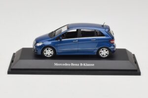 Mercedes B-Class W245 Lotus Blue Metallic Minichamps 1:43 B66962407 Pressofusione