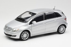 Mercedes B-Class W245 Argento Kyosho 1:18 B66962326 Pressofusione