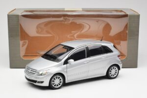 Mercedes B-Class W245 Argento Kyosho 1:18 B66962326 Pressofusione — immagine 8 di 8