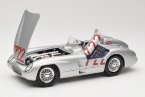 Mercedes 300 SLR W196S #722 S. Moss / D. Jenkinson Mille Miglia Winner 1955 Maisto 1:18 536887 Pressofusione — immagine 2 di 8