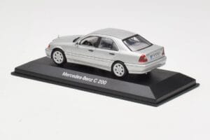 Mercedes C 200 W202 Iridium Silver Minichamps 1:43 B66040488 Pressofusione — immagine 3 di 4