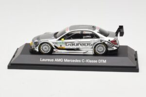 Mercedes C-Class C204 #8 R. Schumacher HWA DTM 2010 Minichamps 1:43 B66961414 Pressofusione