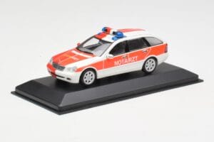 Mercedes C-Class S203 Notarzt Minichamps 1:43 430030190 Pressofusione — immagine 2 di 4