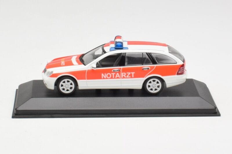 Mercedes C-Class S203 Notarzt Minichamps 1:43 430030190 Pressofusione