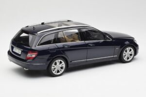 Mercedes C-Class S204 T-Modell Tanzanite Blu AUTOart 1:18 B66962352 Pressofusione — immagine 3 di 8