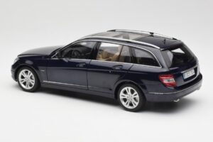 Mercedes C-Class S204 T-Modell Tanzanite Blu AUTOart 1:18 B66962352 Pressofusione — immagine 7 di 8