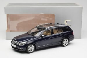 Mercedes C-Class S204 T-Modell Tanzanite Blu AUTOart 1:18 B66962352 Pressofusione — immagine 8 di 8