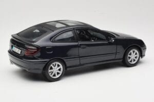 Mercedes C-Class Sports Coupe CL203 Blu Maisto 1:18 B66962124 Pressofusione — immagine 3 di 8