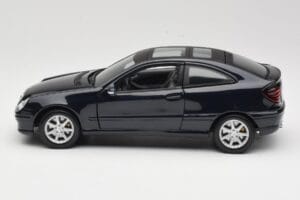 Mercedes C-Class Sports Coupe CL203 Blu Maisto 1:18 B66962124 Pressofusione — immagine 4 di 8