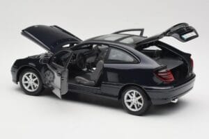 Mercedes C-Class Sports Coupe CL203 Blu Maisto 1:18 B66962124 Pressofusione — immagine 5 di 8