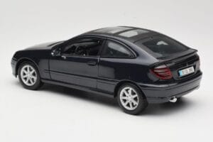 Mercedes C-Class Sports Coupe CL203 Blu Maisto 1:18 B66962124 Pressofusione — immagine 7 di 8