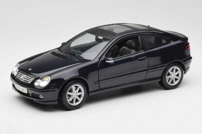 Mercedes C-Class Sports Coupe CL203 Blu Maisto 1:18 B66962124 Pressofusione