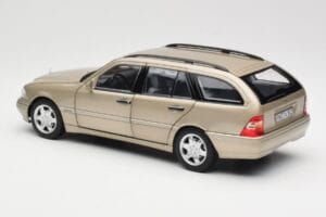 Mercedes C-Class T-Model W202 Smoke Silver Norev 1:18 183388 Pressofusione — immagine 7 di 8