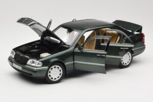 Mercedes C-Class W202 Malachite Green Norev 1:18 183372 Pressofusione — immagine 2 di 8