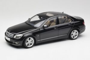 Mercedes C-Class W204 Avantgarde Obsidian Nero AUTOart 1:18 76264-R1 Pressofusione