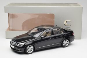 Mercedes C-Class W204 Avantgarde Obsidian Nero AUTOart 1:18 76264-R1 Pressofusione — immagine 8 di 8