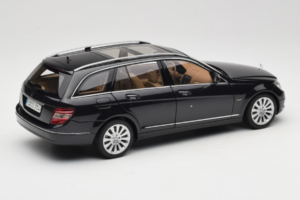Mercedes C-Class W204 Estate Obsidian Black AUTOart 1:18 B66962349 Pressofusione — immagine 3 di 8
