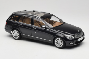 Mercedes C-Class W204 Estate Obsidian Black AUTOart 1:18 B66962349 Pressofusione — immagine 6 di 8