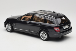 Mercedes C-Class W204 Estate Obsidian Black AUTOart 1:18 B66962349 Pressofusione — immagine 7 di 8