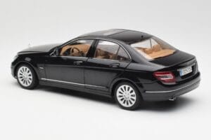 Mercedes C-Class W204 Obsidian Nero AUTOart 1:18 B66962365 Pressofusione — immagine 7 di 8