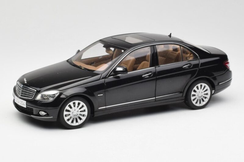 Mercedes C-Class W204 Obsidian Nero AUTOart 1:18 B66962365 Pressofusione