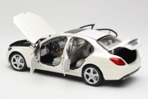 Mercedes C-Class W205 Diamond Bianco Metallizzato Norev 1:18 B66960256 Pressofusione — immagine 5 di 8