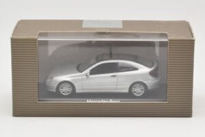 Mercedes C-Class W203 Sport Coupe Argento Minichamps 1:43 B66961916 Pressofusione — immagine 4 di 4