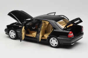 Mercedes C36 AMG W202 Obsidian Black Metallic Norev 1:18 183381 Pressofusione — immagine 5 di 8