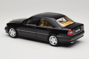 Mercedes C36 AMG W202 Obsidian Black Metallic Norev 1:18 183381 Pressofusione — immagine 7 di 8