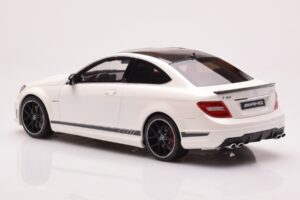 Mercedes AMG C63 W204 Edition 507 Bianco GT Spirit 1:18 GT899 Resina — immagine 5 di 6
