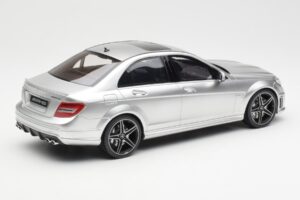 Mercedes C63 AMG W204 Argento GT Spirit 1:18 GT462 Resina — immagine 2 di 6