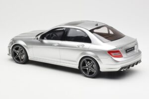 Mercedes C63 AMG W204 Argento GT Spirit 1:18 GT462 Resina — immagine 5 di 6