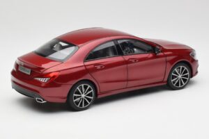 Mercedes CLA C117 Designo Patagonia Rosso Metallizzato Norev 1:18 B66960131 Pressofusione — immagine 3 di 8